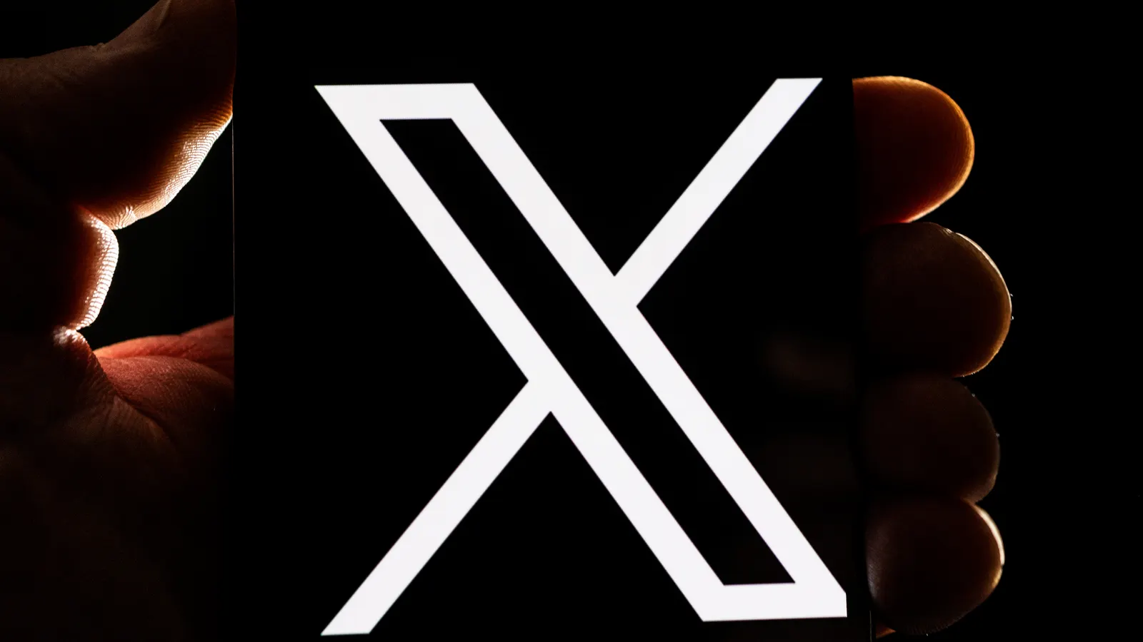 L'algorithme de X favorise-t-il les opinions conservatrices ?
