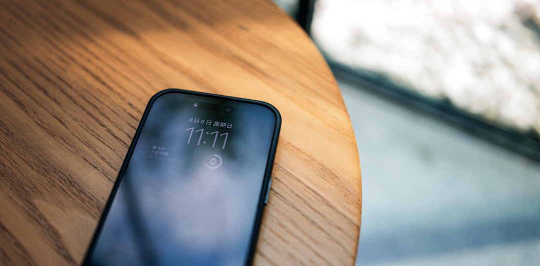 Bulk SMS ou WhatsApp : le choix qui décuple vos conversions
